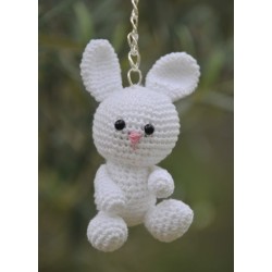 Lapin porte-clés au crochet fait main